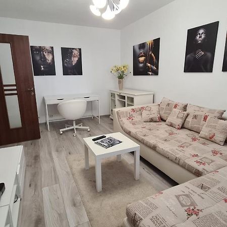 White Glamour Buzau Ngoại thất bức ảnh