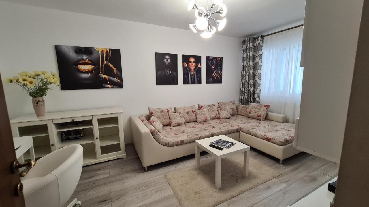 White Glamour Buzau Ngoại thất bức ảnh